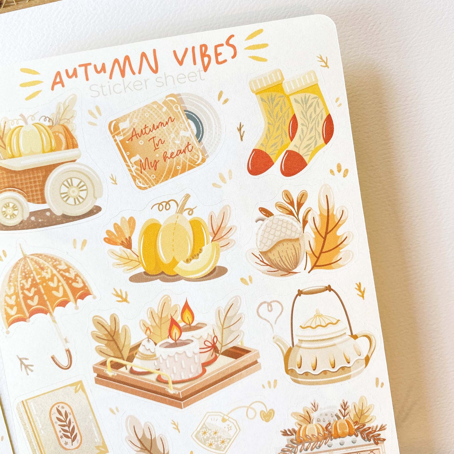 Autumn in my Heart: Autumn Vibes -tarra-arkki | LETTOOn
