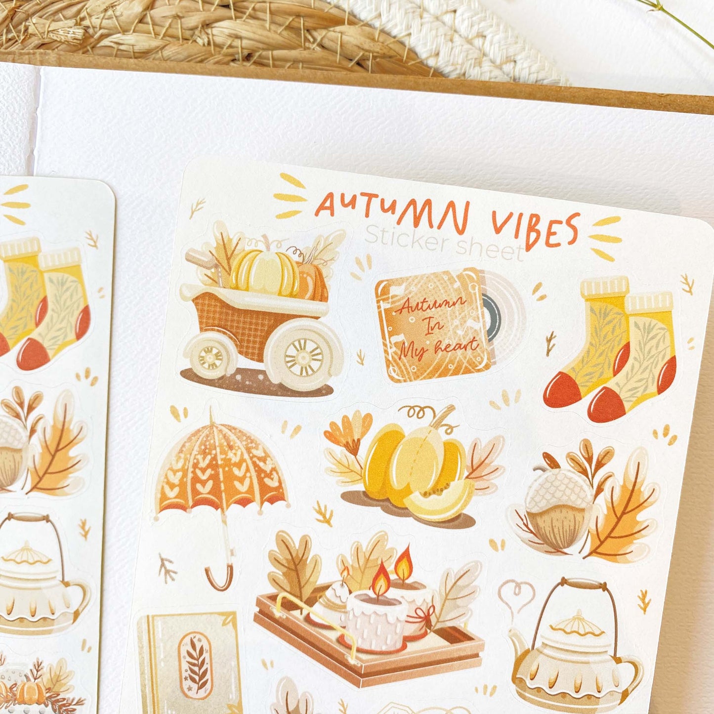 Autumn in my Heart: Autumn Vibes -tarra-arkki | LETTOOn